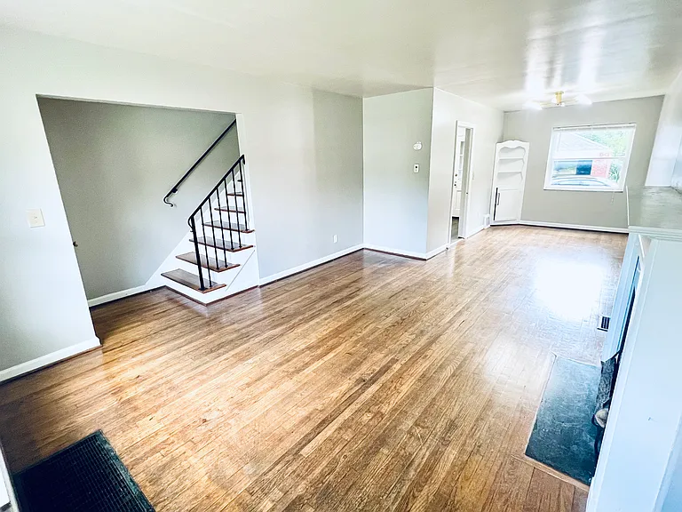 1571 Waltham Rd #1 — Photo 5