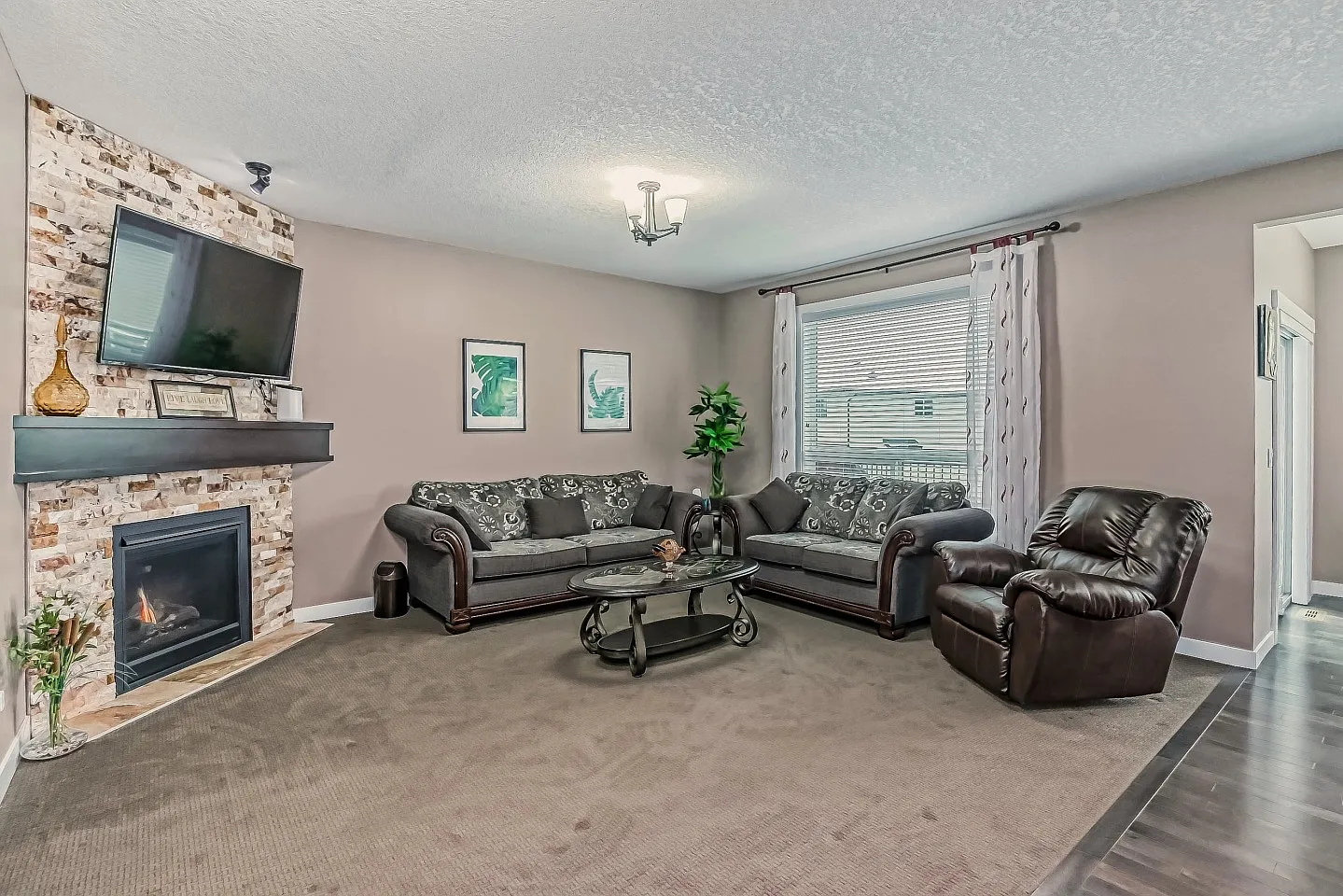 4 Bed 3 Bath Upper Suite Panorama Hills — Photo 3