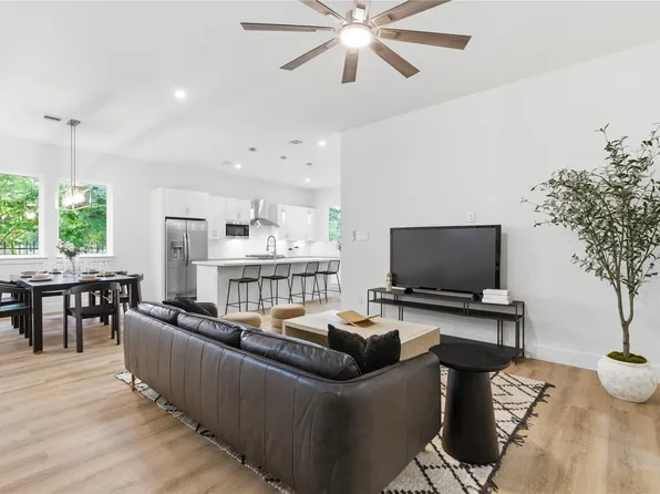 1420 W 34th 1/2 St, Houston, TX 77018