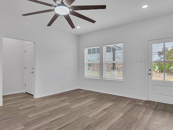 3rd image of 508 Oakdale Ave