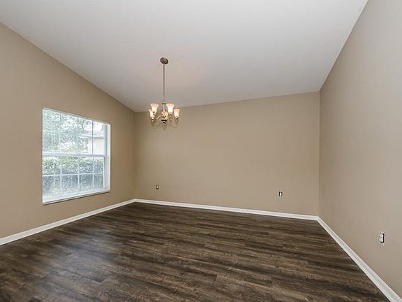 5th image of 3811 Lockridge Dr