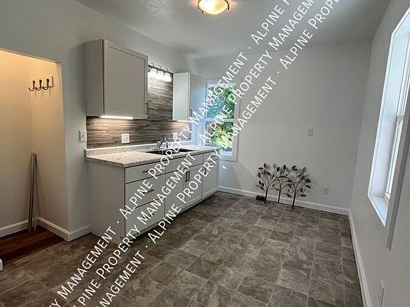 5th image of 616 S Duluth Ave #2