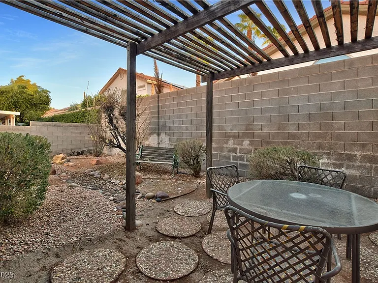8041 Pottery Creek Dr — Photo 16