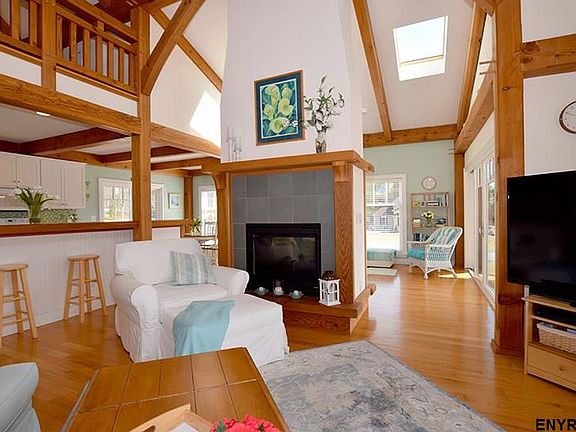 2nd image of 6 Ashleigh Ln