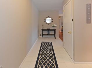 2114 Hilltop Rd, Mahwah, NJ 07430