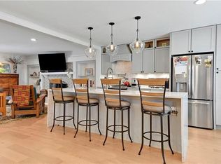 9946 Catalina St, Overland Park, KS 66207