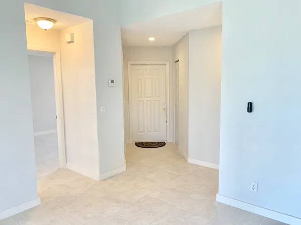 6308 NW 170th Ter, Hialeah, FL 33015