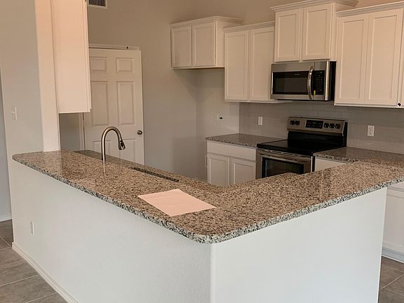 4th image of 1402 Kiskadee Branch Dr