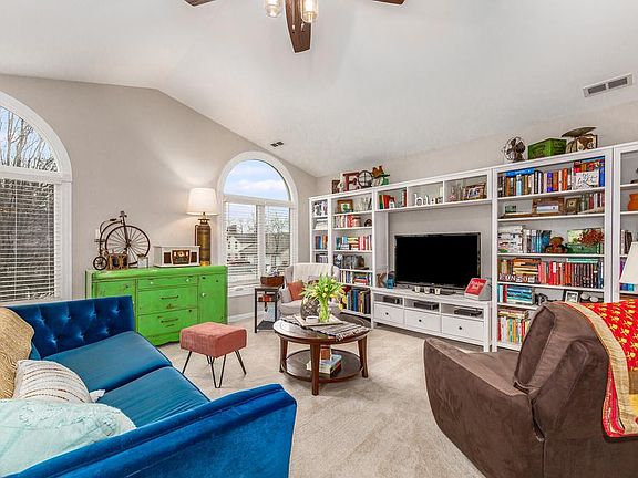 2nd image of 2635 Crescenzo Dr #2B