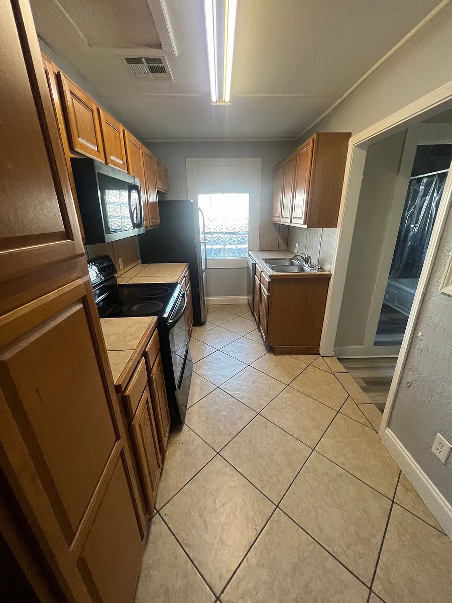 Building Photo - 3816 Airline Dr #UPPER A