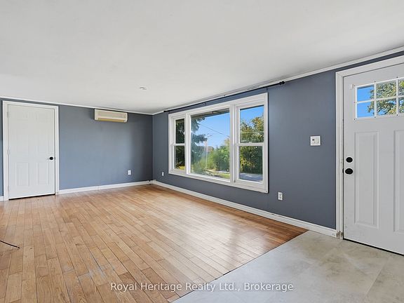 5th image of 127 Coleman Cres