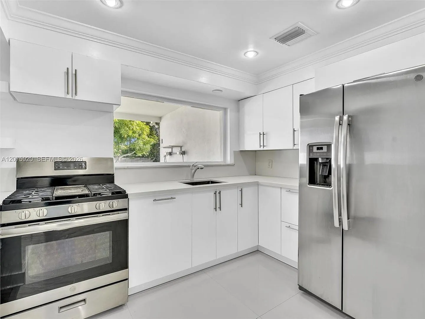 1647 NE 146th Street 0, Miami, FL 33181 - 1343 — Photo 2