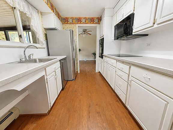 2nd image of 35 Pioneer Rd