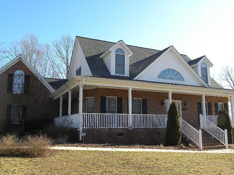 1st image of 320 Glenrobin Dr