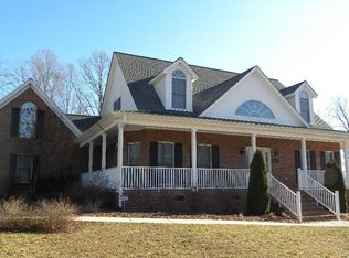 320 Glenrobin Dr, Eden, NC 27288