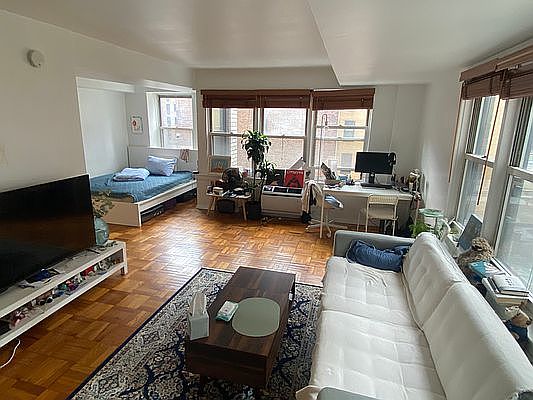 3rd image of 155 E 38th St APT 11L