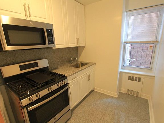 5th image of 3315 81st St APT 4C
