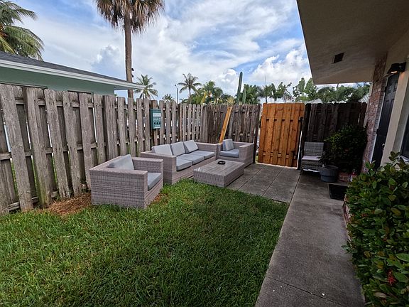 2nd image of 831 NE 14th Ct APT 2