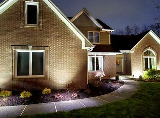 8627 Bay Pointe Cir, Indianapolis, IN