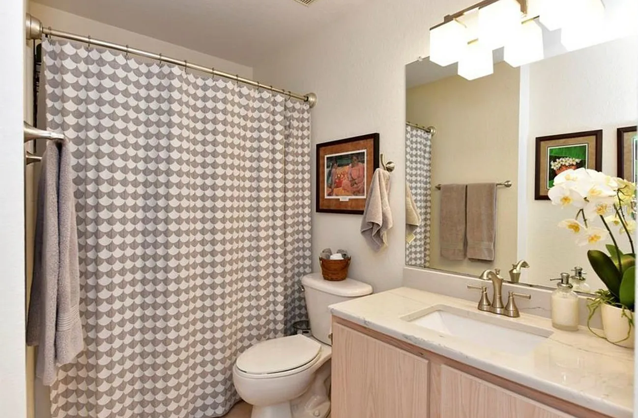 2 bed, 1080 sqft, $2,500 — Photo 4