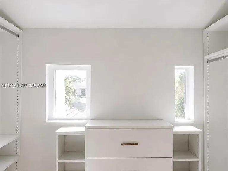 3190 Sheridan Ave — Photo 36