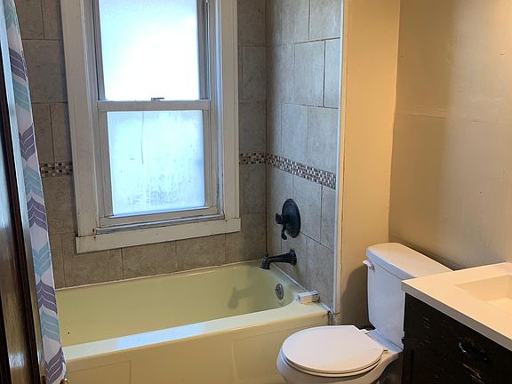 5th image of 3262 E 132nd St