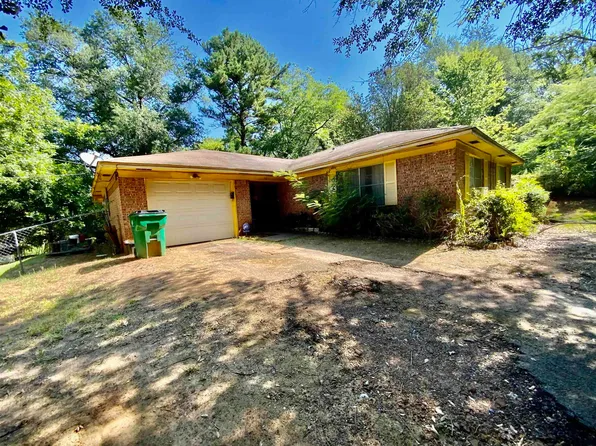 701 E Reagan St, Palestine, TX 75801