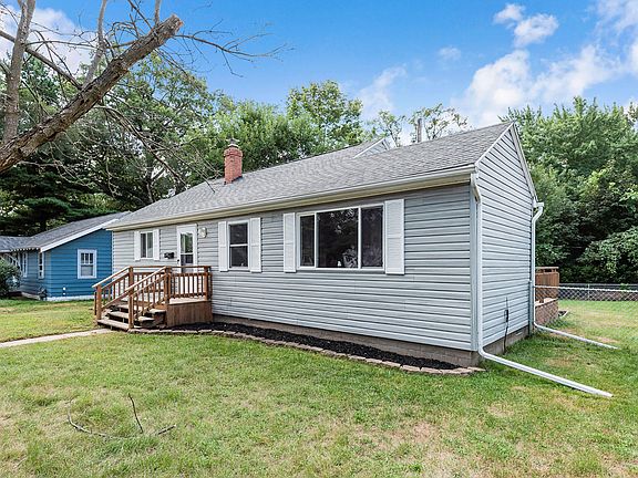3rd image of 69 Maryland Dr