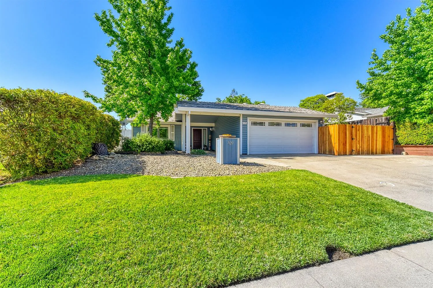 7120 Mountainside Dr photo 1