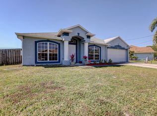 6218 NW Kukui Ct, Port Saint Lucie, FL 34983
