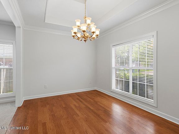 4th image of 550 Spring Lake Dr