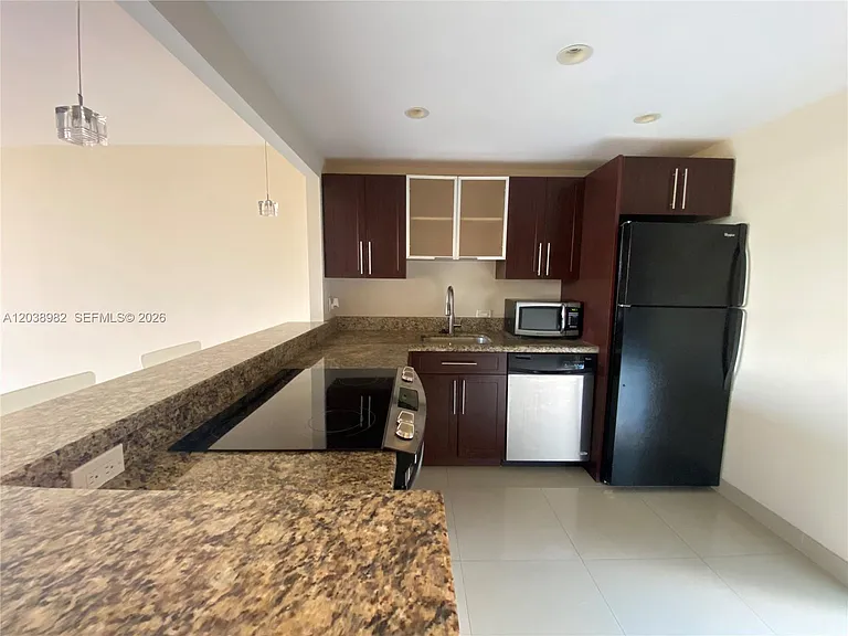 3401 N Country Club Dr #504 — Photo 2
