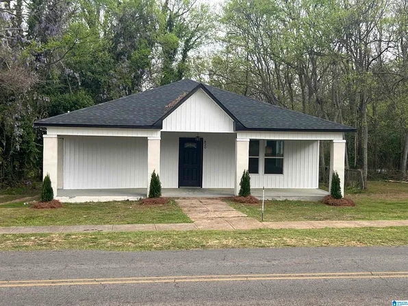 820 South St E, Talladega, AL 35160