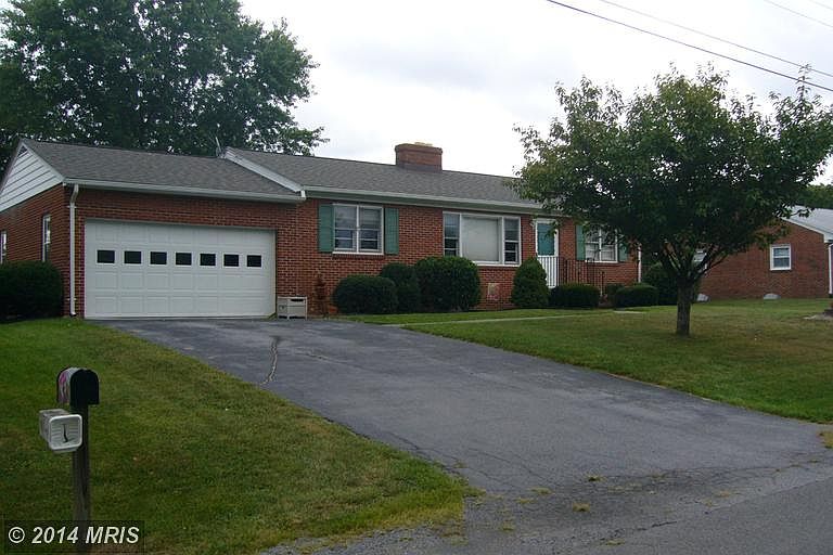 1st image of 224 Stafford Dr