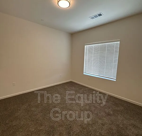 733 S Pinkham #102 — Photo 14
