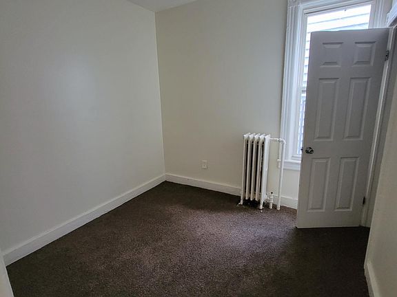 4th image of 33 N Manning Blvd #2