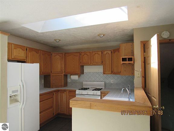 5th image of 954 Marge Anne Dr
