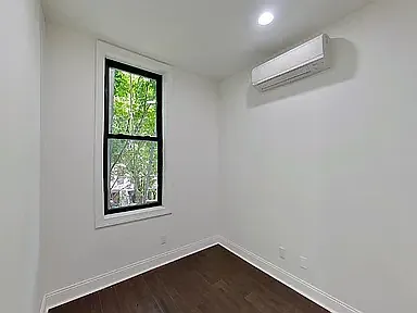 35 Schaefer St #3R — Photo 7
