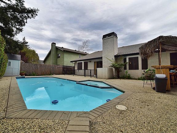 3rd image of 1851 Pebblewood Dr