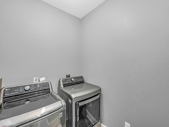 5th image of 342 Summit Dr