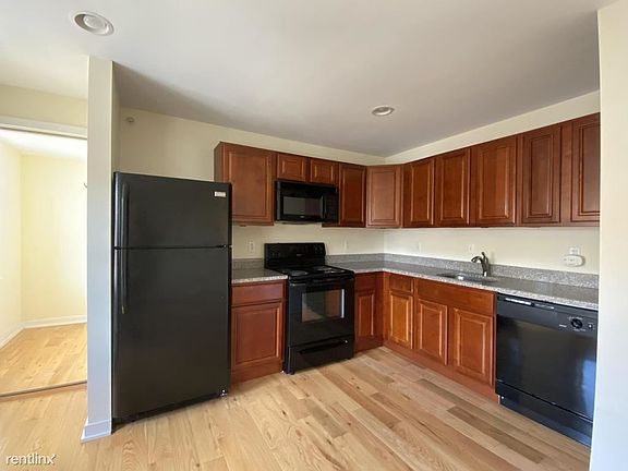 2nd image of 1537 Christian St APT 3