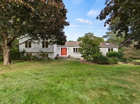 11 Heritage Drive, Stonington, CT 06378