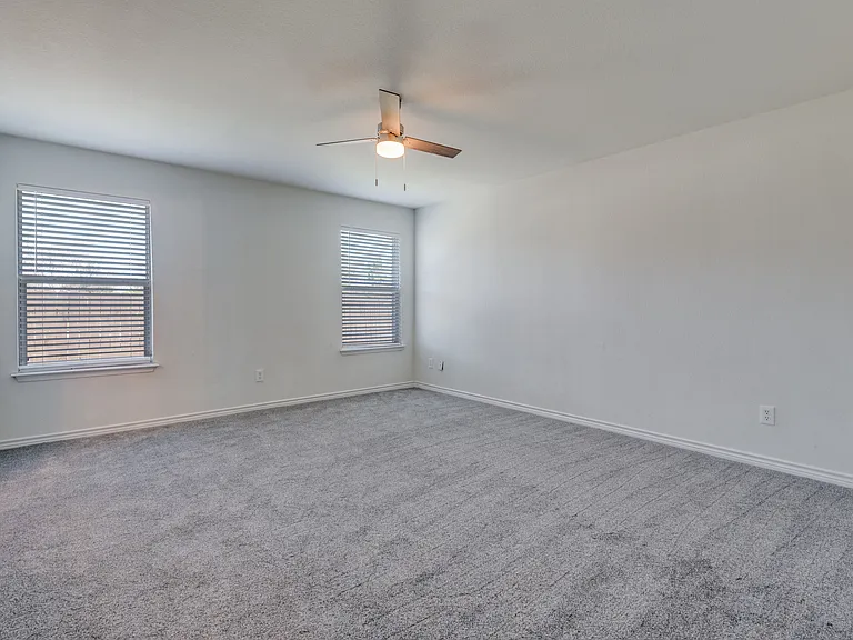 312 Stanford Dr — Photo 7