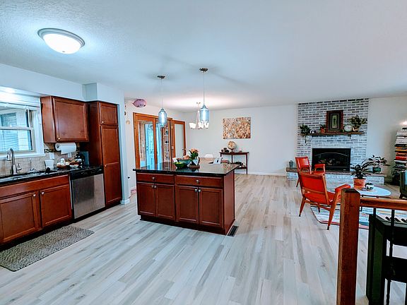 4th image of 4251 Carlson Lake Ln N