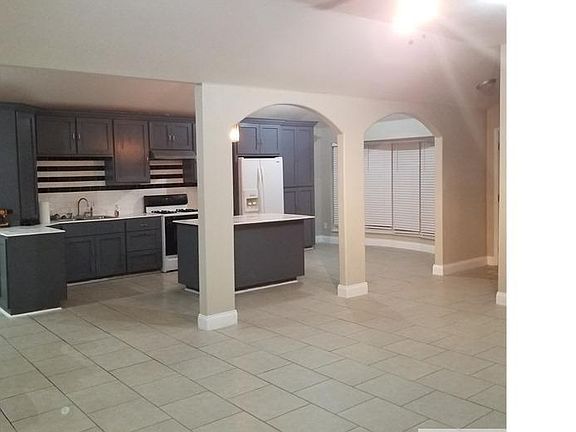 3rd image of 13010 Elderberry Ln