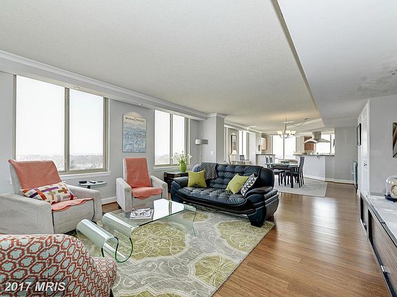 3rd image of 1201 N Garfield St APT 812