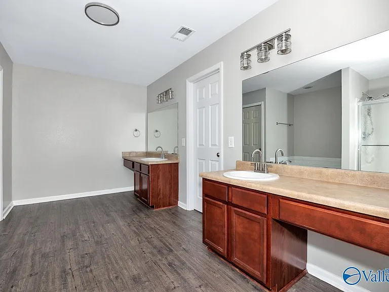 3571 Avalon Lake Dr — Photo 17