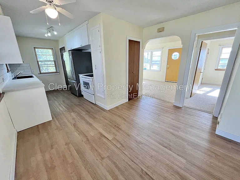 319 8a Ave S #UPPER — Photo 10