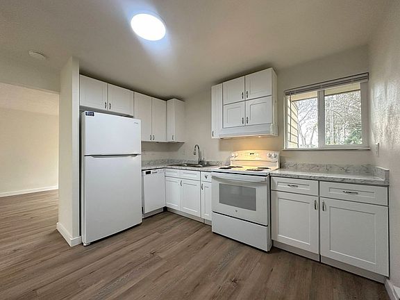 2nd image of 5925 99th St SW APT 6
