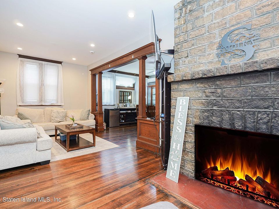 2nd image of 199 Elizabeth St
